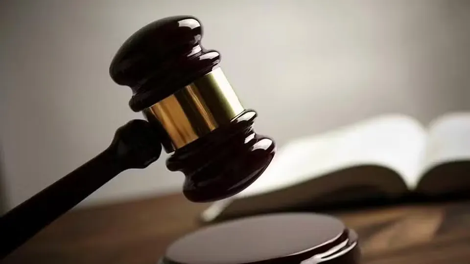 Justiça proíbe mãe de se aproximar da filha de 12 anos após ameaças e agressão no RN