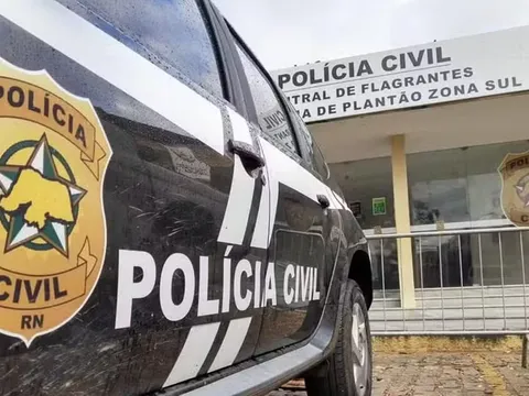 Casal estrangeiro é mantido refém por criminosos por 6 horas no litoral Norte do RN