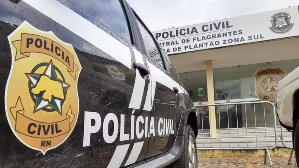 Casal estrangeiro é mantido refém por criminosos por 6 horas no litoral Norte do RN