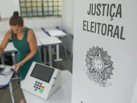 TSE informa que 900 urnas foram substituídas até o meio-dia