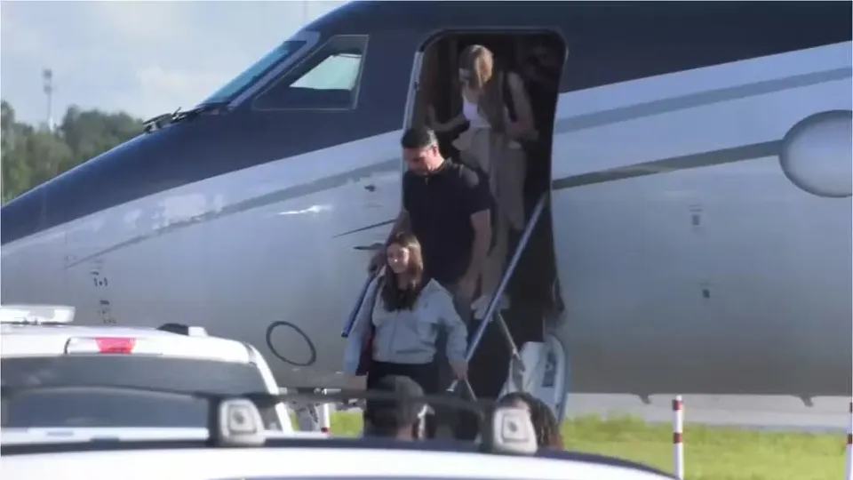 Flávio Bolsonaro chega aos Estados Unidos