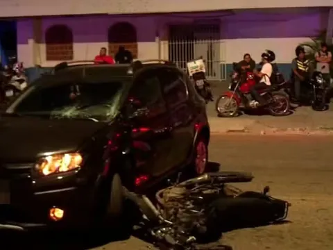 Motociclista morre em acidente com carro na Avenida Jaguarari, em Natal