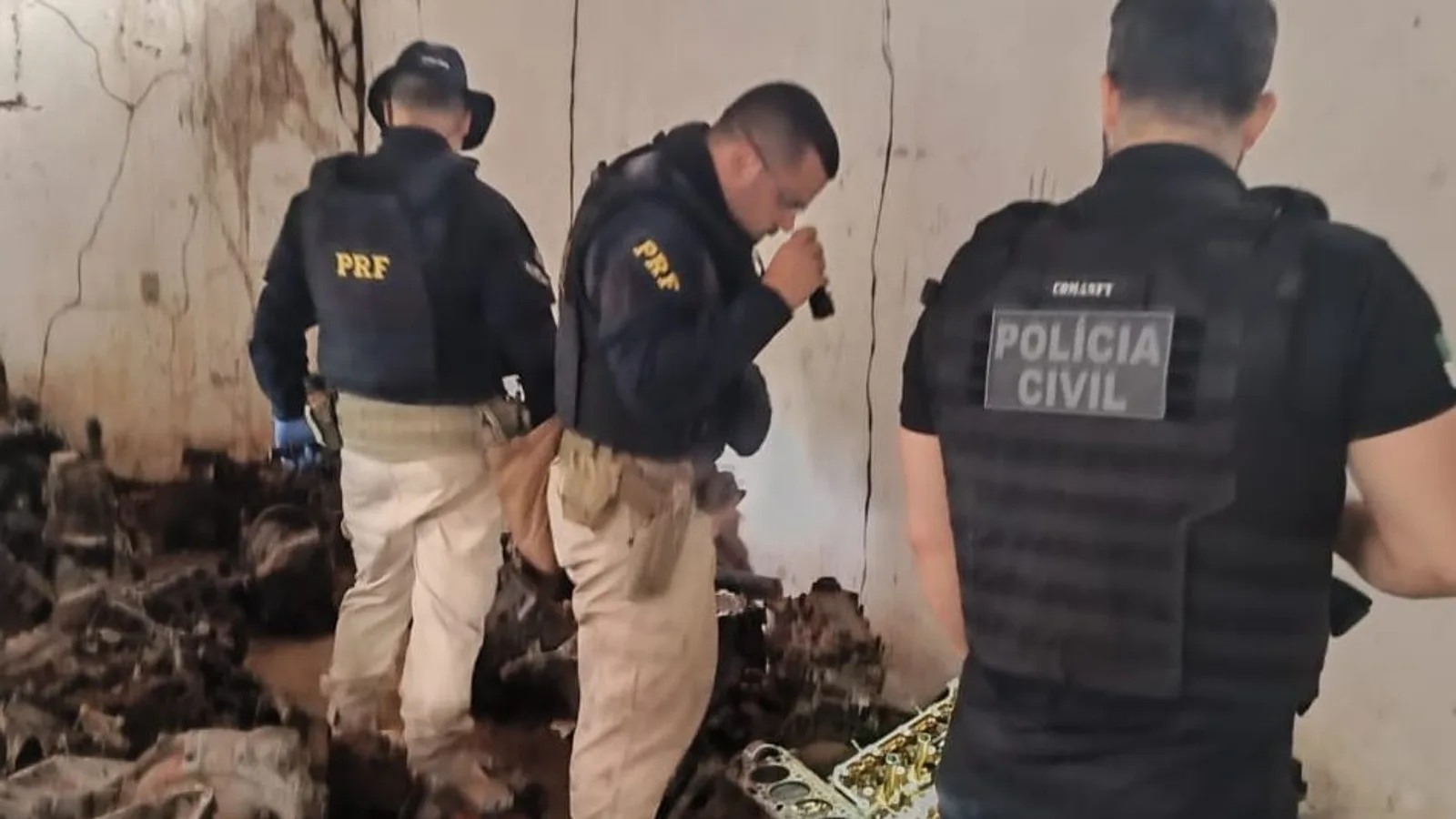 Polícia encontra motores roubados em sucata durante operação em Mossoró