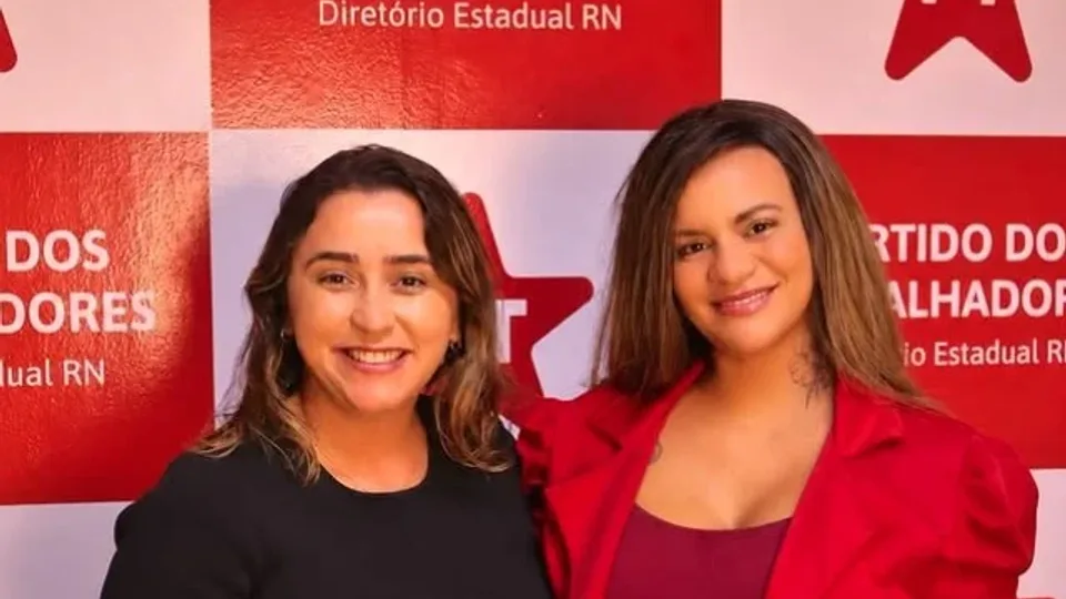Mulher agredida com mais de 60 socos em elevador se filia ao PT no RN