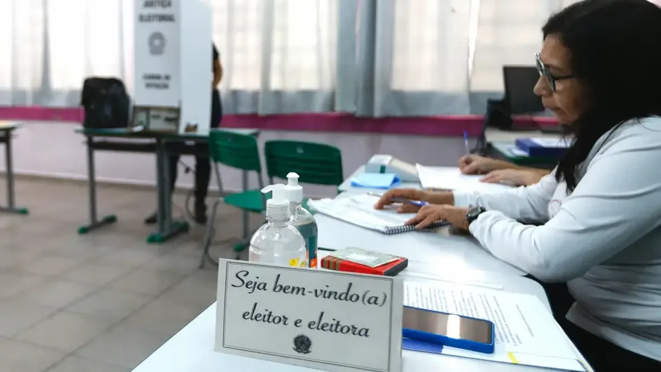 Eleições 2026: eleitor pode se inscrever para ser mesário voluntário