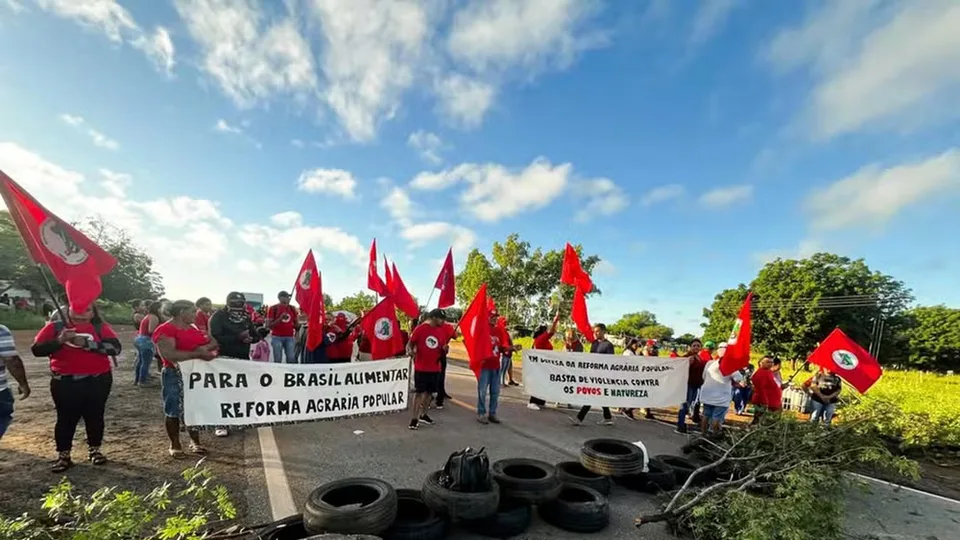 Protesto interdita a BR-406 no interior do RN; veja rotas alternativas