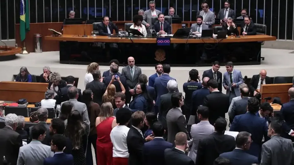 Câmara aprova, em primeiro turno, PEC do fim da escala 6×1