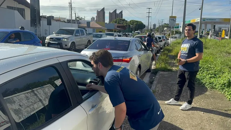 Dia Livre de Impostos tem filas por gasolina a R$ 4,49 em Natal