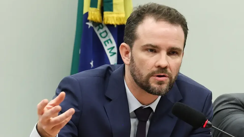 Lula pede a Durigan que avalie possíveis prejuízos de medidas dos EUA