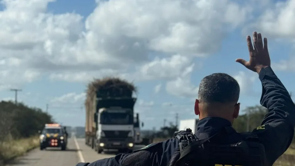 PRF reforça fiscalização nas rodovias federais durante o feriado de Corpus Christi no Rio Grande do Norte