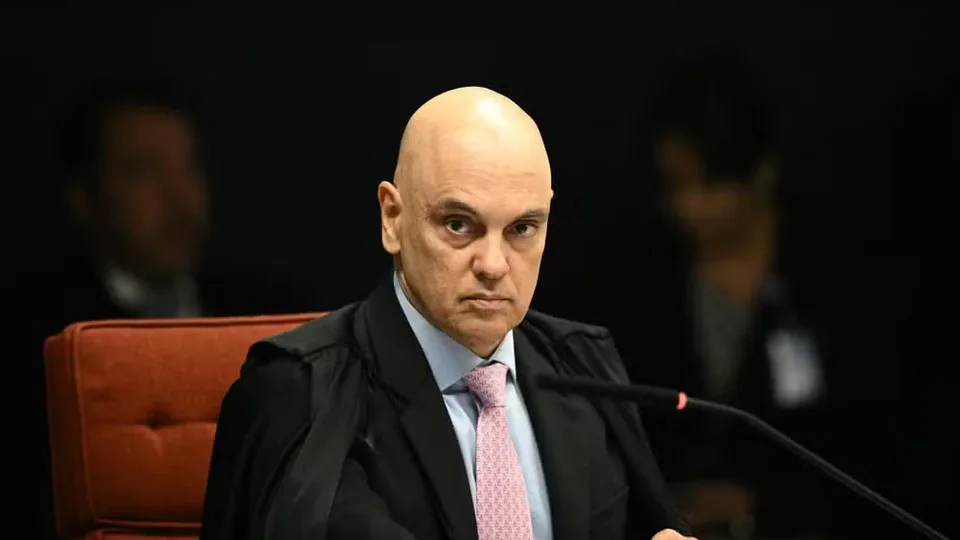 Flávio Bolsonaro pede ao STF que declare Moraes suspeito para julgar Vorcaro e caso Master