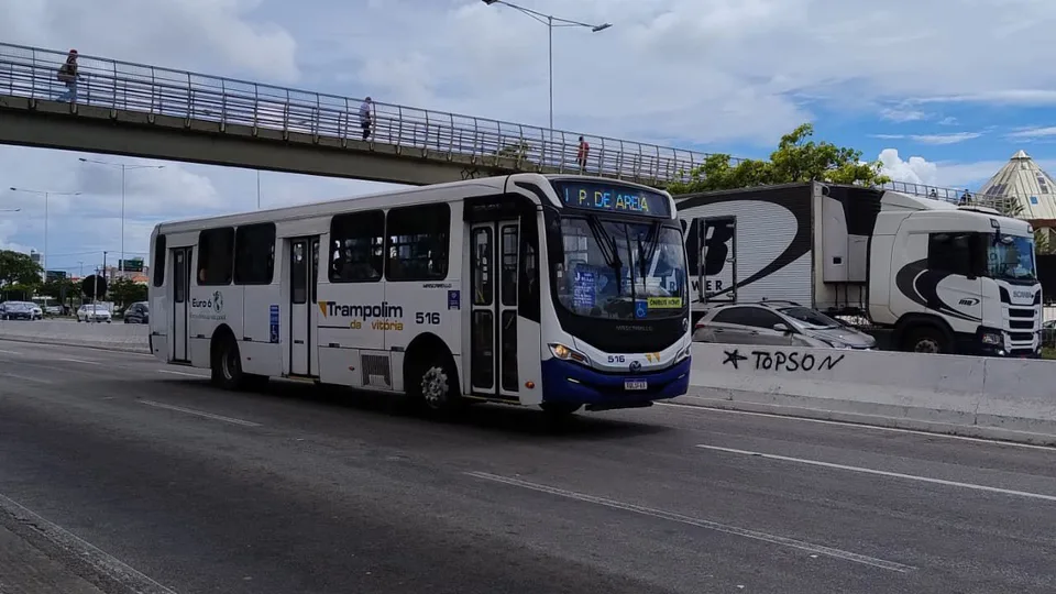 Indicativo de greve é aprovado por rodoviários, e transporte intermunicipal pode parar nesta semana