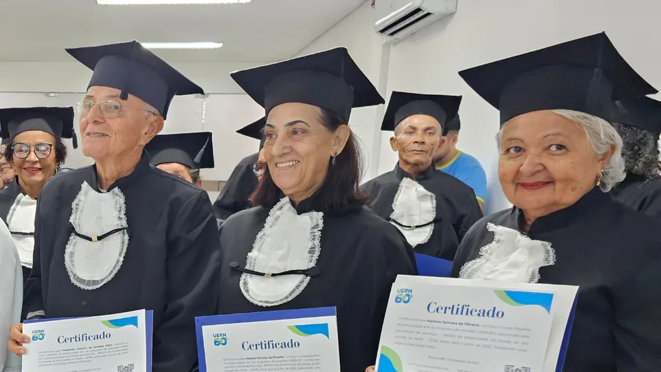 Uern abre mais de 100 vagas para pessoas com 60 anos ou mais entrarem na faculdade
