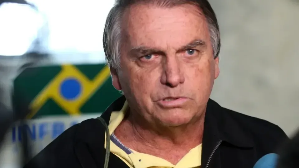 Moraes suspende visitas a Bolsonaro na prisão domiciliar