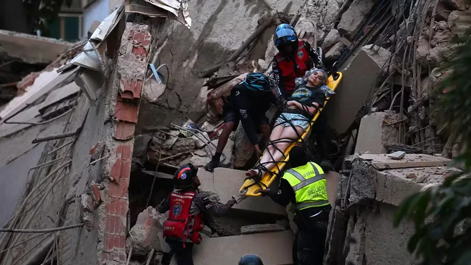 Terremoto de magnitude 7,5 atinge Venezuela e derruba prédios em Caracas