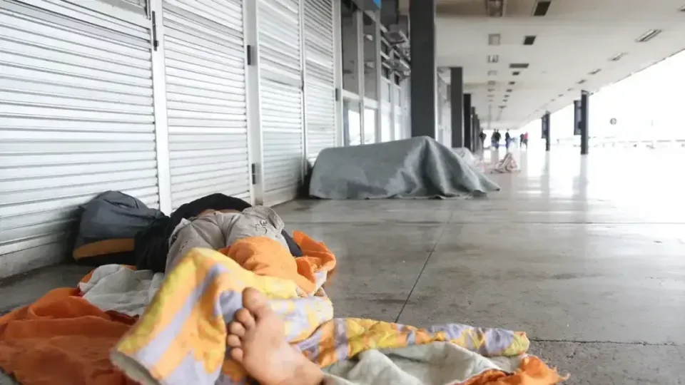População em situação de rua cresce 134,1% no Rio Grande do Norte entre 2020 e 2025
