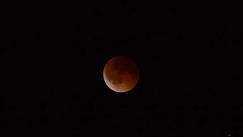 Lua de sangue poderá ser vista do RN durante eclipse lunar em agosto