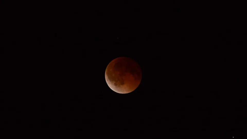 Lua de sangue poderá ser vista do RN durante eclipse lunar em agosto