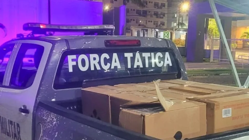Polícia Militar apreende cerca de 5,5 mil maços de cigarros contrabandeados em Parnamirim