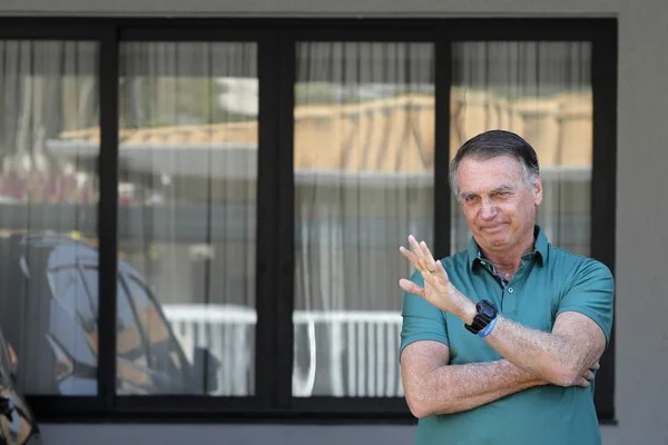 Moraes autoriza Bolsonaro a passar por atendimento odontológico