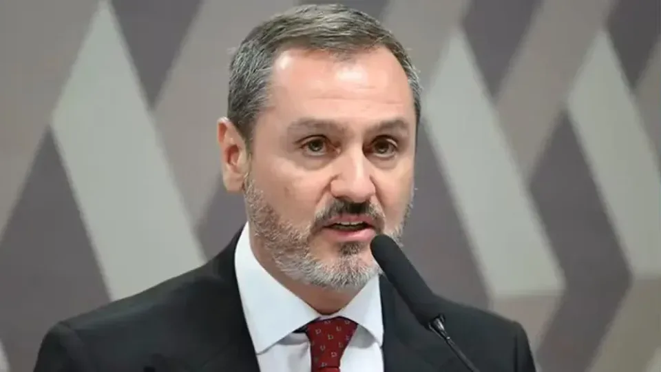 Segunda Turma tem maioria para manter cúpula da PF afastada, mas Gilmar Mendes pede vista