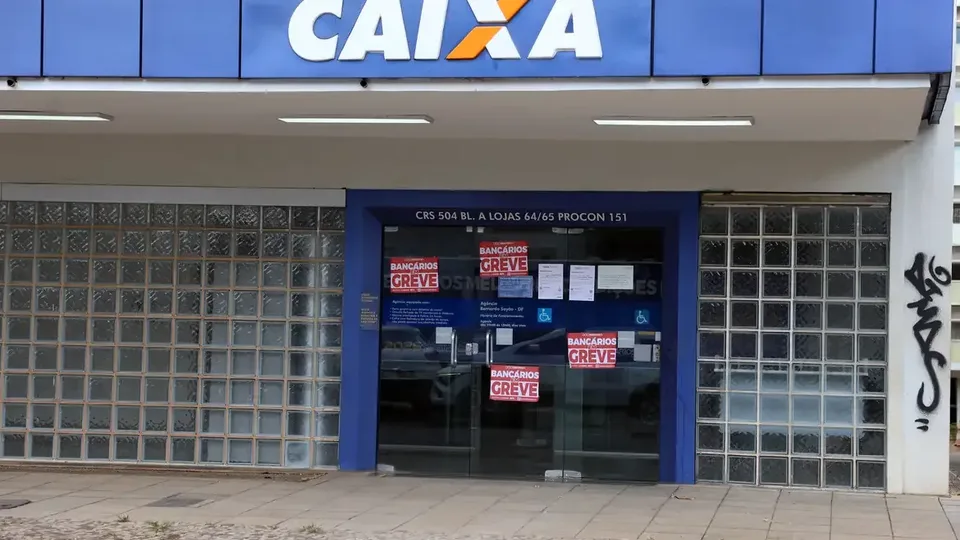 Caixa entra em greve nacional; BB tem paralisação parcial