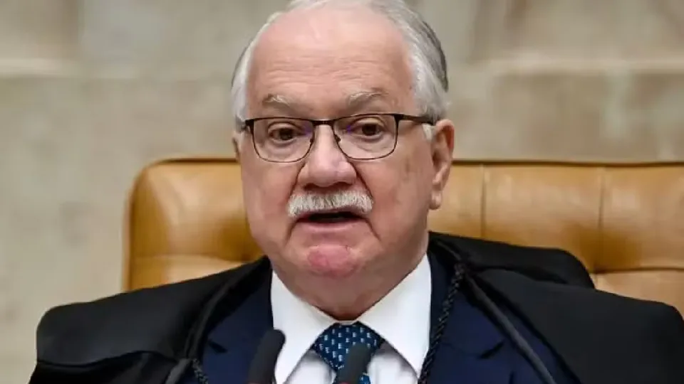 Fachin dá 24 horas para Mendonça liberar sigilo de documentos do caso Master