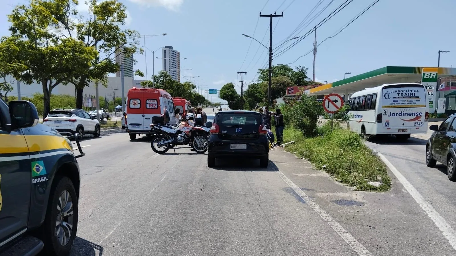 PRF registra sinistro grave envolvendo motocicleta e automóvel