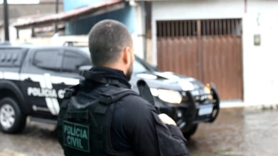 Polícia Civil cumpre mandado de prisão contra ex-policial militar da Paraíba investigado por latrocínio