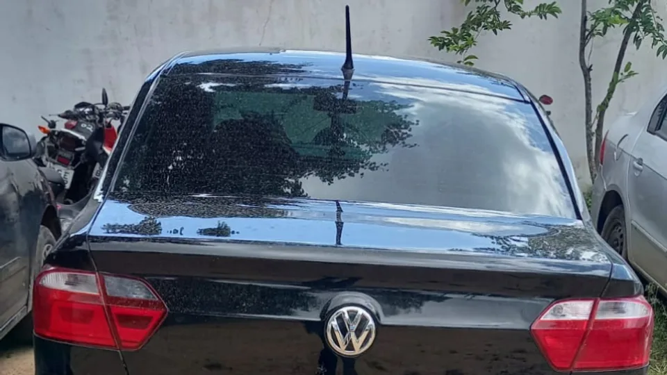 PRF intercepta veículo suspeito de envolvimento com tentativa de assalto a joalheria na Paraíba