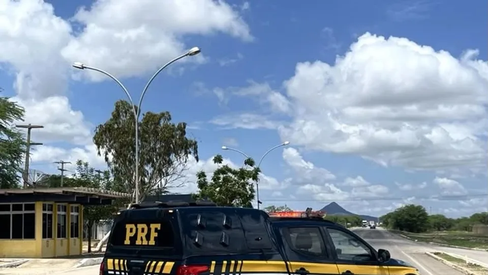 Motociclista morre após colisão com objeto fixo na BR-101, em Parnamirim