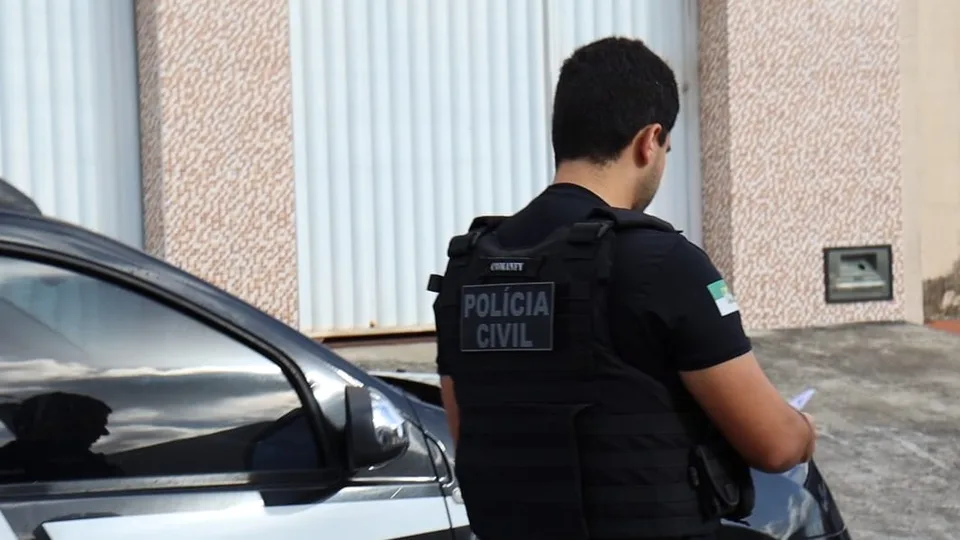 Polícia Civil cumpre mandado de prisão preventiva contra homem por estupro de vulnerável em Serrinha