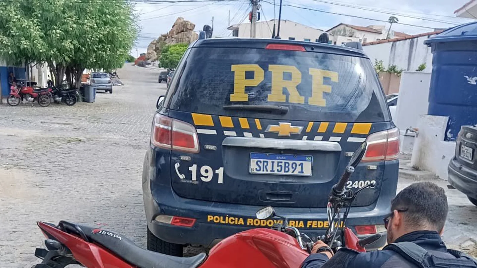 PRF prende dois homens por receptação e apreende duas motocicletas no interior do RN