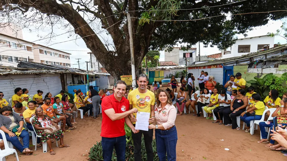 Cadu de Lula reafirma compromisso com o direito à moradia em visita à Ocupação Padre Tiago Theisen, na Zona Oeste de Natal