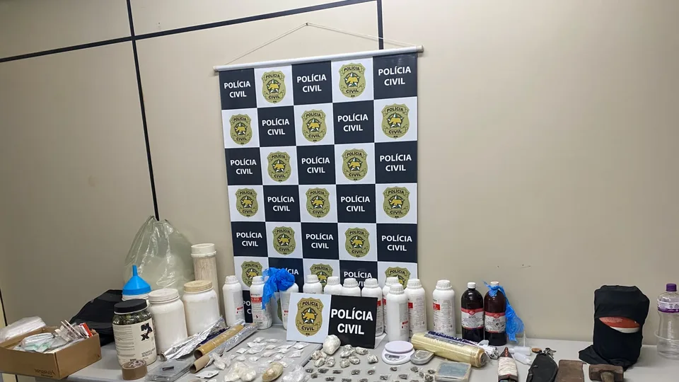 Polícia Civil apreende drogas e materiais usados para armazenamento e preparo de entorpecentes em Macaíba