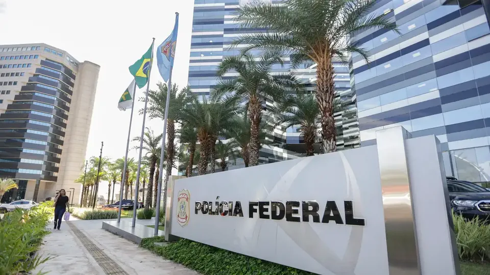 Em ação com a Interpol, PF prende em Dubai hacker do caso Banco Master