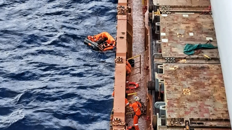 Embarcação afunda no litoral do RN e seis tripulantes são resgatados com vida