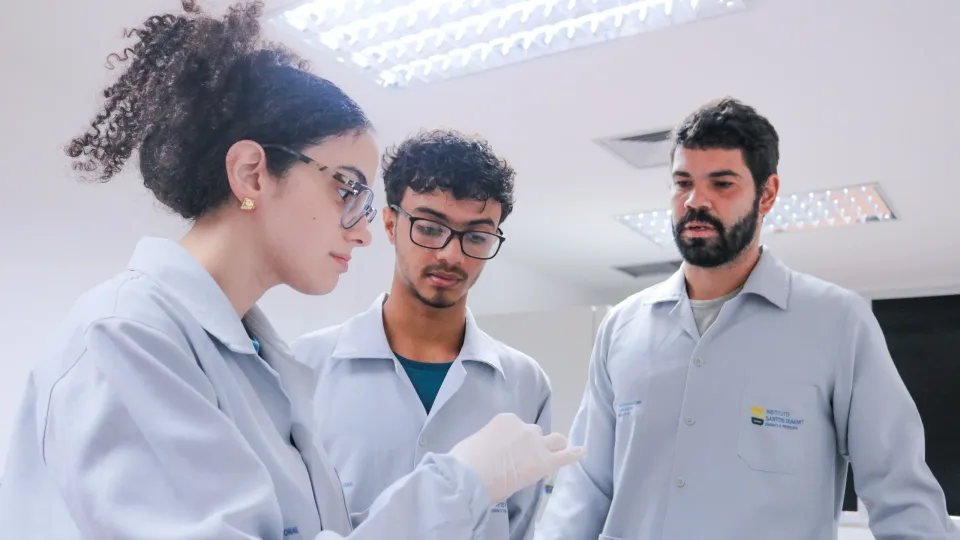 ISD abre seleção para bolsa de Iniciação Científica no Ensino Médio