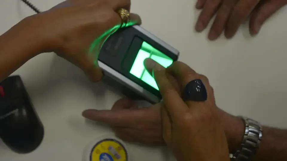 INSS alerta para golpes que usam informação falsa sobre biometria