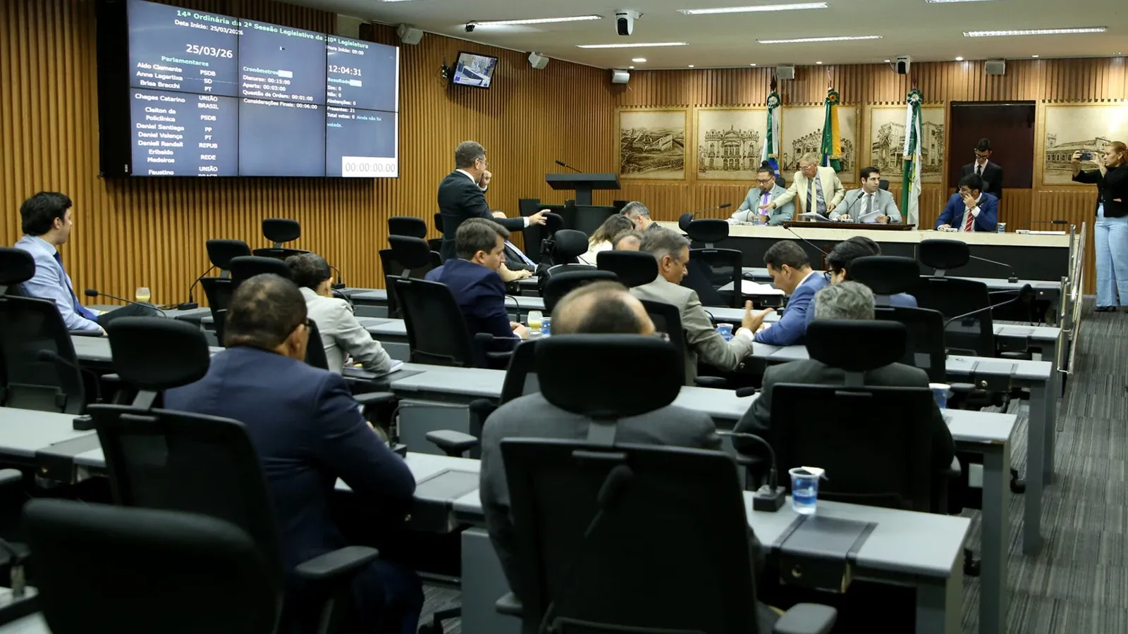 Vereadores em sessão no plenário da Câmara Municipal de Natal