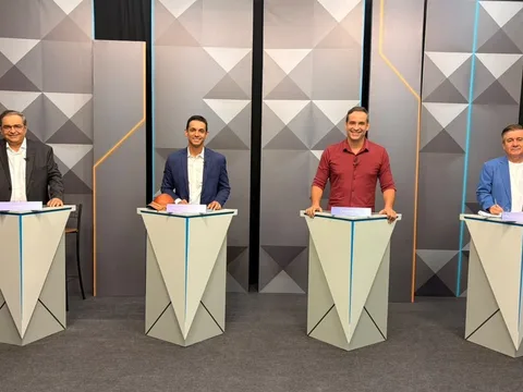 Candidatos ao Governo do RN no estúdio da Inter TV para o debate