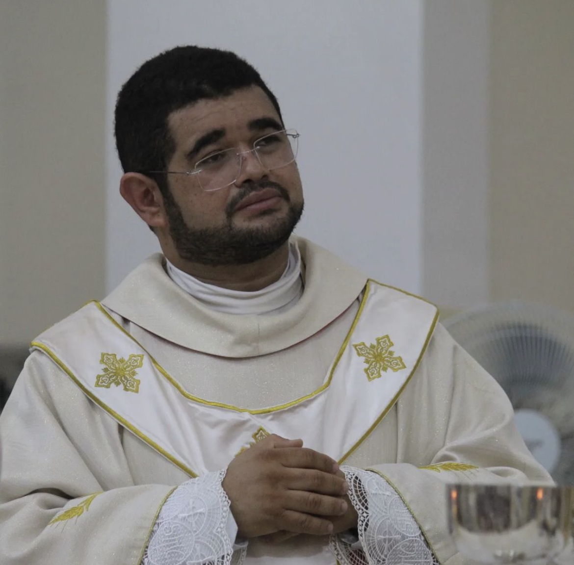 Padre Andreson, da Paróquia de Macaíba, renuncia - Senadinho